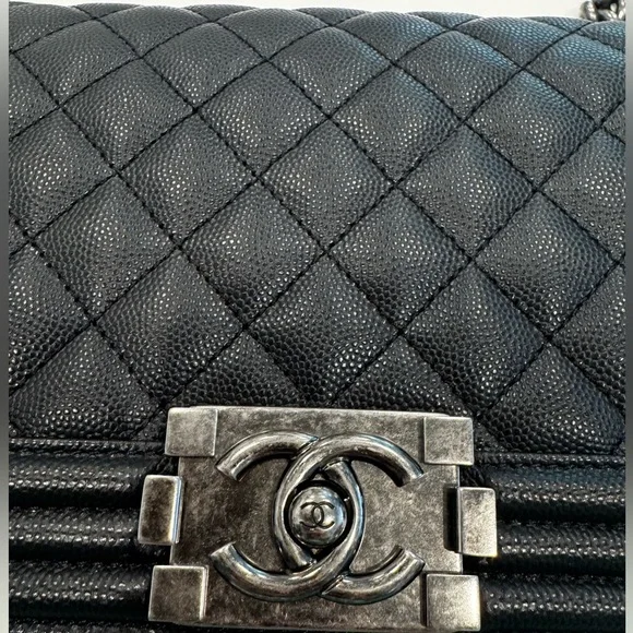 Chanel Boy Bag Old Medium Black Caviar - Picture 2 of 16